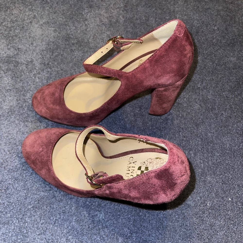 Vince Camuto pumps